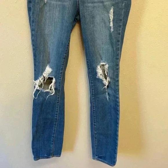 ARTICLES OF SOCIETY Women’s Distressed Jeans - Picture 3 of 9